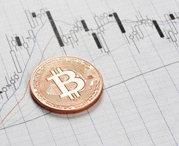 比特币ETF吸金超200亿美元！一大批加密货币ETF袭来，监管何时松口？